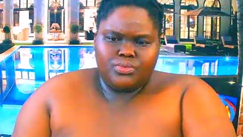 ebonyhotbuns4u2luv online show from July 18, 12:04 am