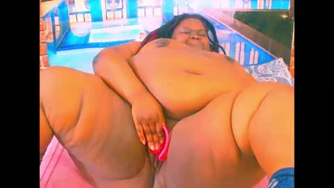 ebonyhotbuns4u2luv online show from July 28, 6:31 am