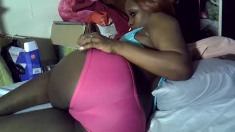 ebonykiki online show from June 18, 8:14 am