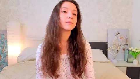 Snapshot of ebonyleibenstein chatting on October 23, 3:06 am Milly online show from October 23, 3:06 am