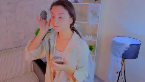 Snapshot of ebonyleibenstein chatting on October 29, 3:20 am Milly online show from October 29, 3:20 am