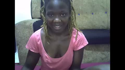 ebonyliliana online show from December 14, 2:01 am