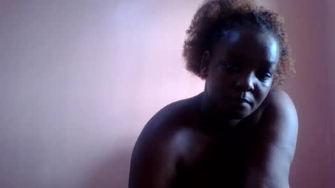 Snapshot of ebonymayahh chatting on June 27, 12:22 pm ebonymayahh online show from June 27, 12:22 pm