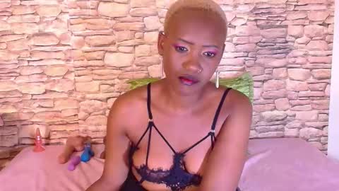Snapshot of ebonyolive69 chatting on October 14, 9:37 pm Cindy online show from October 14, 9:37 pm