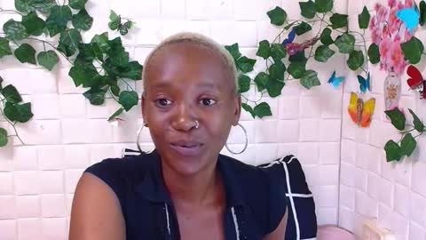 Snapshot of ebonyolive69 chatting on October 27, 5:22 am Cindy online show from October 27, 5:22 am