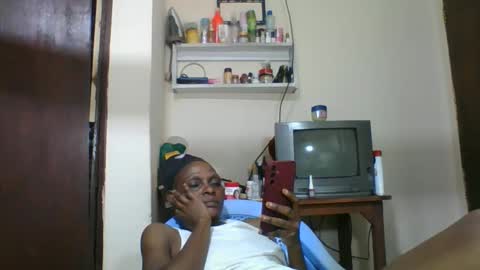Snapshot of ebonyqueen4 chatting on October 25, 8:00 am JACKLINE online show from October 25, 8:00 am