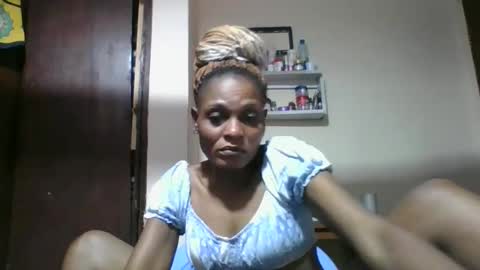 Snapshot of ebonyqueen4 chatting on February 15, 8:35 am JACKLINE online show from February 15, 8:35 am