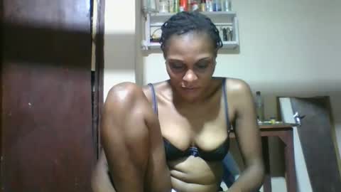 Snapshot of ebonyqueen4 chatting on April 4, 7:44 pm JACKLINE online show from April 4, 7:44 pm