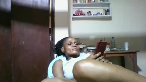 Snapshot of ebonyqueen4 chatting on April 17, 9:40 pm JACKLINE online show from April 17, 9:40 pm