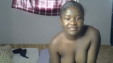 Snapshot of ebonyrapunzelle chatting on June 15, 7:54 am ebonyrapunzelle online show from June 15, 7:54 am