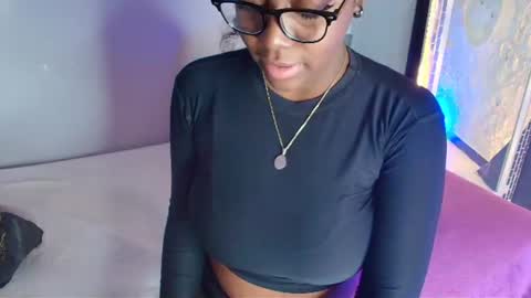 Snapshot of ebonyrosee_ chatting on June 4, 12:22 pm ebonyrosee_ online show from June 4, 12:22 pm