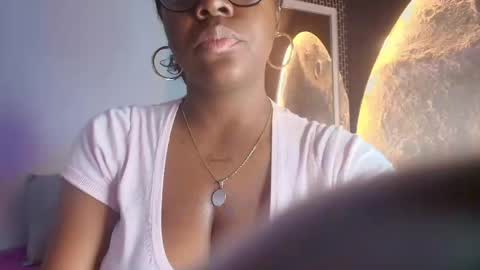 Snapshot of ebonyrosee_ chatting on June 8, 12:05 pm ebonyrosee_ online show from June 8, 12:05 pm