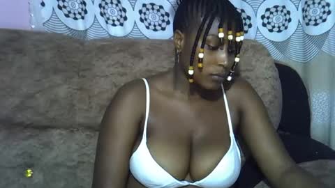 Snapshot of ebonysk chatting on April 18, 7:58 pm pretty online show from April 18, 7:58 pm