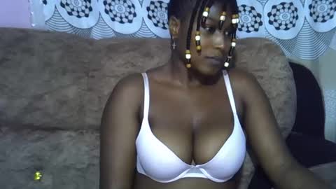Snapshot of ebonysk chatting on April 21, 9:28 pm pretty online show from April 21, 9:28 pm
