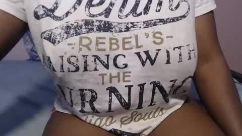 ebonysmiles00 online show from June 3, 7:08 pm