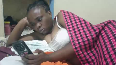 Snapshot of ebonyvalerian chatting on September 16, 5:58 pm Ebonyval online show from September 16, 5:58 pm