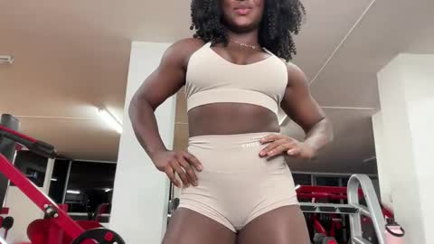 Hello ur muscle mommy Ivonne 3 online show from January 22, 3:09 am