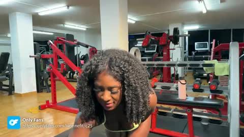 Hello ur muscle mommy Ivonne 3 online show from January 27, 1:05 am