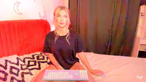 Snapshot of echoesoftimes chatting on February 8, 9:18 pm echoesoftimes online show from February 8, 9:18 pm