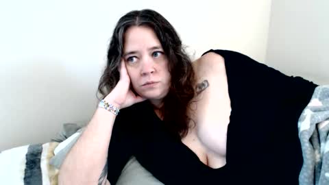 Weird Echo online show from November 11, 6:19 pm