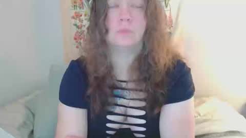 Snapshot of echosol17 chatting on April 21, 4:45 pm Weird Echo online show from April 21, 4:45 pm
