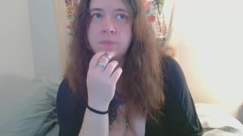 Snapshot of echosol17 chatting on April 22, 6:20 pm Weird Echo online show from April 22, 6:20 pm