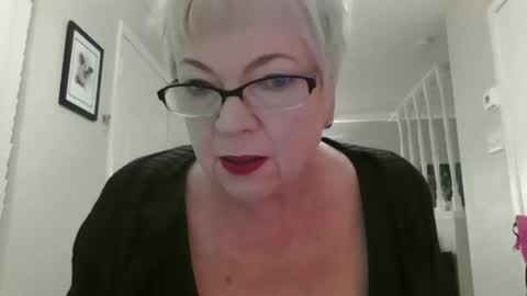 Snapshot of eclecticblue chatting on December 15, 3:05 pm eclecticblue online show from December 15, 3:05 pm