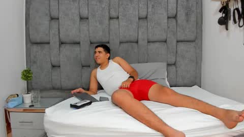 Snapshot of eclipselove_os chatting on February 18, 7:54 pm Blake and Jess online show from February 18, 7:54 pm