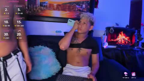 Snapshot of ecstasyx2_23 chatting on February 13, 4:52 am ecstasyx2_23 online show from February 13, 4:52 am