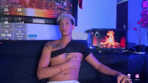 Snapshot of ecstasyx2_23 chatting on March 3, 5:35 am ecstasyx2_23 online show from March 3, 5:35 am