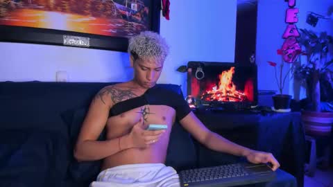 Snapshot of ecstasyx2_23 chatting on March 4, 5:24 am ecstasyx2_23 online show from March 4, 5:24 am