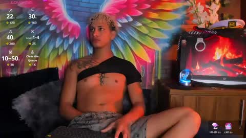 Snapshot of ecstasyx2_23 chatting on March 18, 4:48 am ecstasyx2_23 online show from March 18, 4:48 am