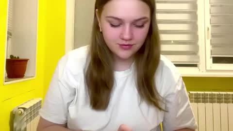 Snapshot of edahucks chatting on February 21, 2:40 pm Mia online show from February 21, 2:40 pm