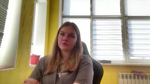 Snapshot of edahucks chatting on February 27, 11:54 am Mia online show from February 27, 11:54 am