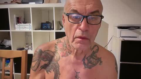 Snapshot of eddelmar chatting on March 8, 8:45 pm eddelmar online show from March 8, 8:45 pm