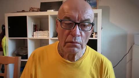 Snapshot of eddelmar chatting on March 12, 8:09 am eddelmar online show from March 12, 8:09 am