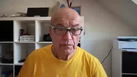 Snapshot of eddelmar chatting on March 13, 10:22 am eddelmar online show from March 13, 10:22 am