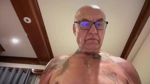 Snapshot of eddelmar chatting on March 23, 2:43 pm eddelmar online show from March 23, 2:43 pm