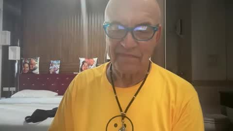 Snapshot of eddelmar chatting on March 27, 9:53 am eddelmar online show from March 27, 9:53 am