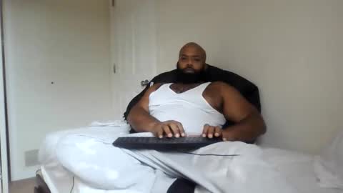 Snapshot of eddiejonez chatting on October 31, 4:19 pm eddiejonez online show from October 31, 4:19 pm