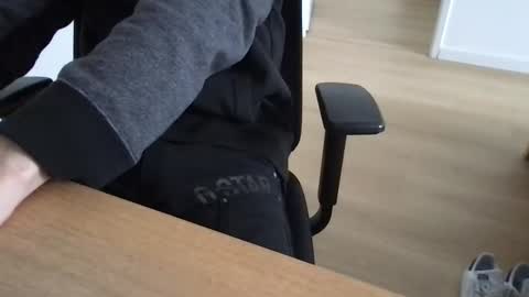 Snapshot of eddy270 chatting on January 12, 2:52 pm eddy270 online show from January 12, 2:52 pm