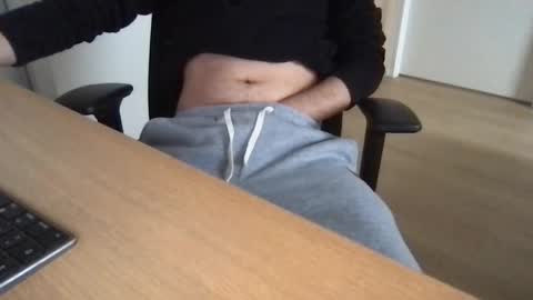 Snapshot of eddy270 chatting on January 17, 2:44 pm eddy270 online show from January 17, 2:44 pm