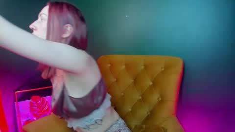 Snapshot of eden_davies chatting on March 27, 11:32 am Alice Not in Chains 100-800PMGMT2 Mon Tue Wed Thu Fri online show from March 27, 11:32 am