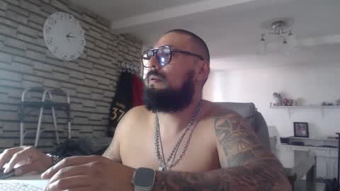 edgarram83 online show from October 6, 7:11 pm