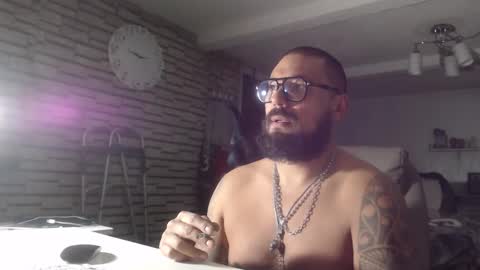 edgarram83 online show from October 11, 8:46 am