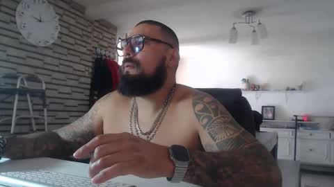 edgarram83 online show from November 11, 5:46 pm