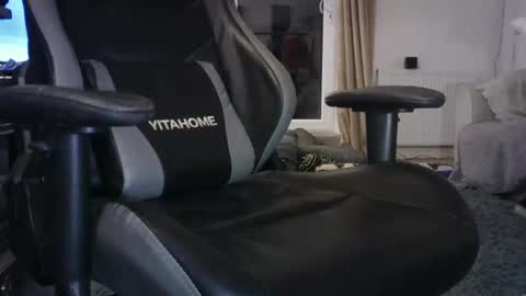 Snapshot of edged_biker chatting on December 22, 12:50 am edged biker online show from December 22, 12:50 am