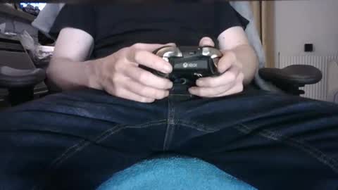 Snapshot of edged_biker chatting on November 18, 8:35 pm edged biker online show from November 18, 8:35 pm