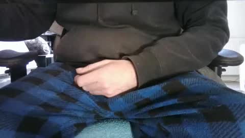 Snapshot of edged_biker chatting on November 30, 2:10 pm edged biker online show from November 30, 2:10 pm