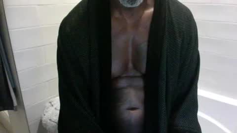 Snapshot of edgingdaddy chatting on May 3, 4:18 am Dad online show from May 3, 4:18 am